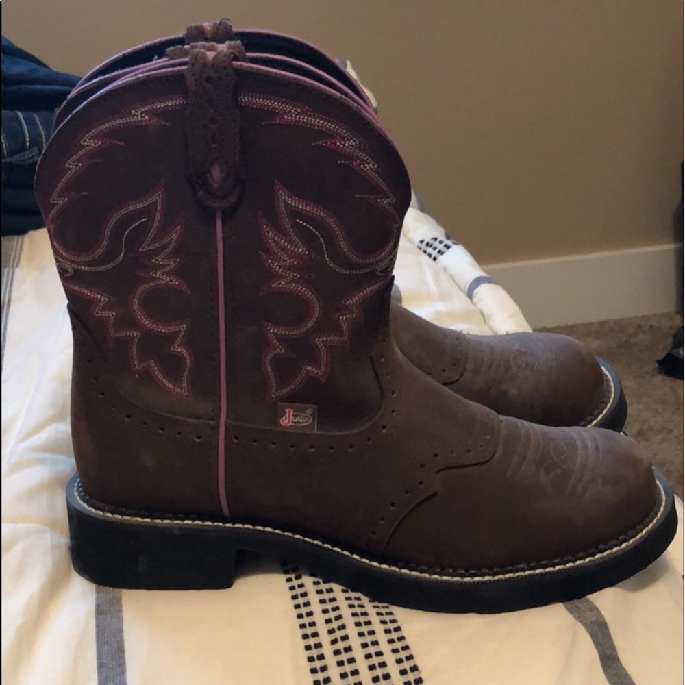 New Justin women’s boots 11B